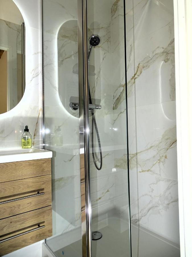 Augustins Fountain Studio Cosy Aix Centre Historique A 3 Minutes De Cours Mirabeau -Wifi-Smart Tv-Rue Calme Aix-en-Provence Exteriör bild